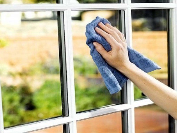Tips from the Pros on Window Cleaning